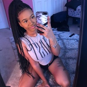 Meet your Posher, Briana